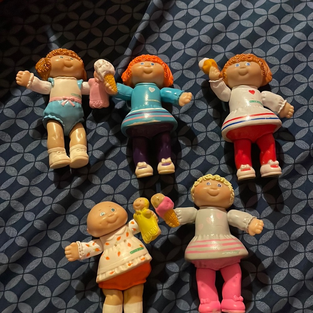 Plastic cabbage patch dolls